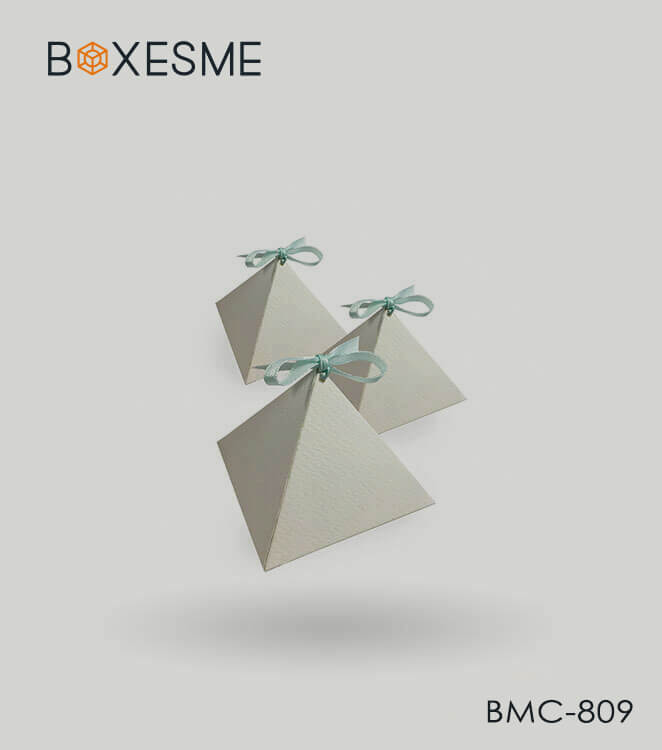 custom pyramid display boxes